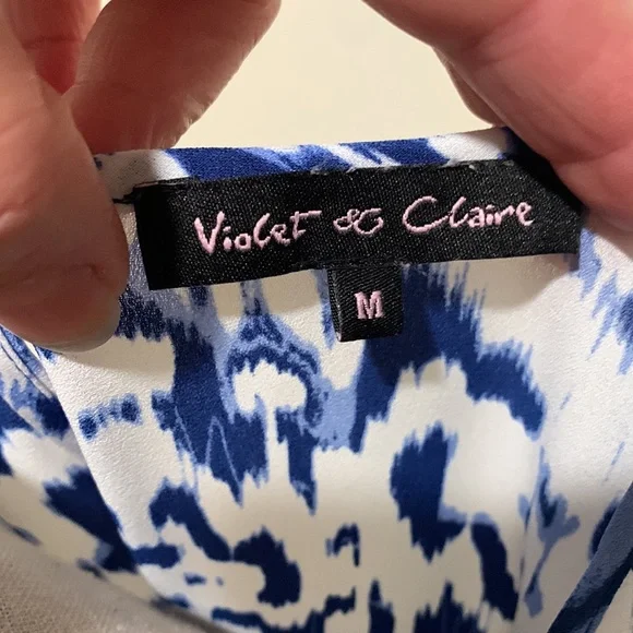 Cute white and blue top - Picture 4 of 5